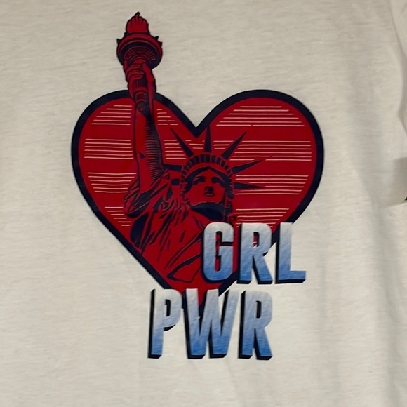 City Streets shite Girl Graphic Power Tee, NWT, New York, XL, Looks like Medium - Picture 3 of 6